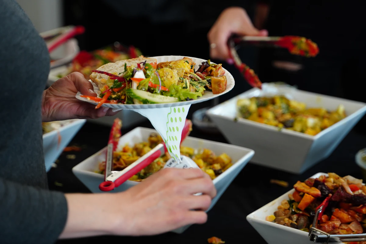 Buffet klaargezet in de zaal in Etten-Leur